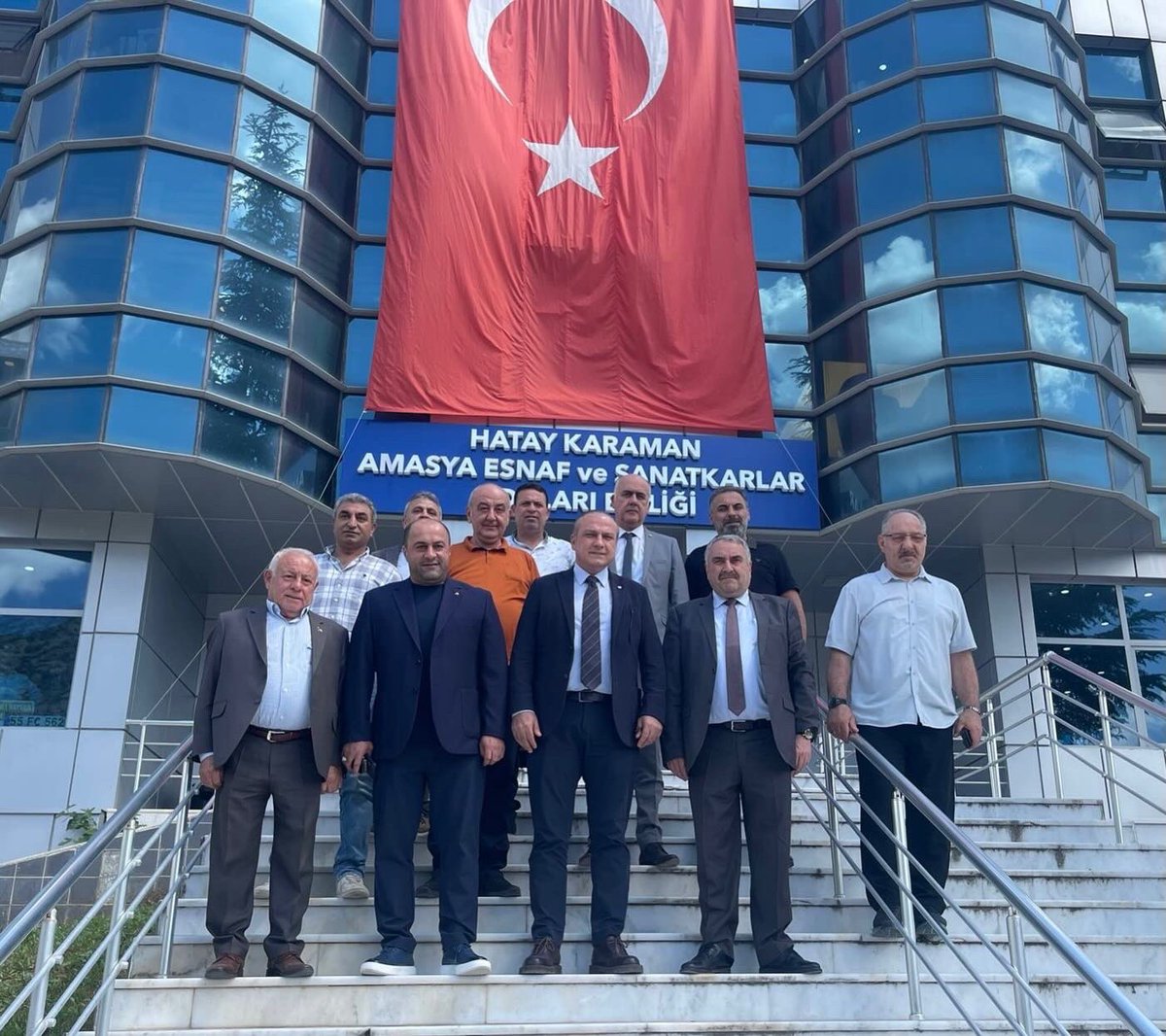 AMASYATSO's tweet photo. ATSO Yönetim Kurulu Başkanı Murat Kırlangıç, Meclis Başkanı Nureddin Güçyetmez, Yönetim Kurulu Üyesi M. Altan Yüce ve Genel Sekreter Hasan Cinbaz ile birlikte, Amasya Esnaf ve Sanatkârlar Odaları Birliği Başkanı Sayın İsa Köse’yi ziyaret ederek hayırlı olsun dileklerini iletti. https://t.co/WVKSH7OKV2