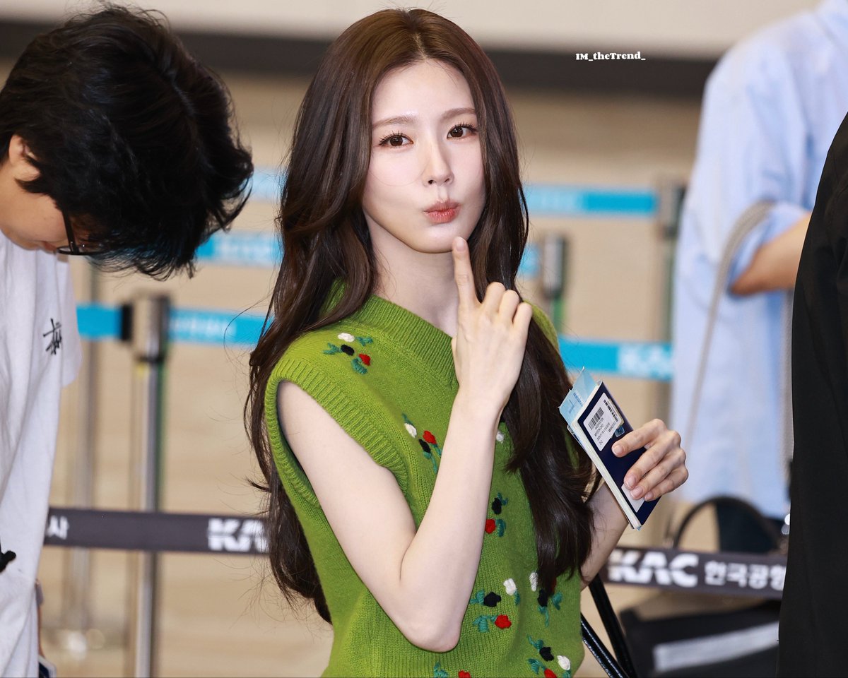 IM_theTrend_'s tweet photo. 20260616 GMP✈️
🐰💕

#아이들 #idle #MIYEON #미연 https://t.co/3sNuY3RDQB