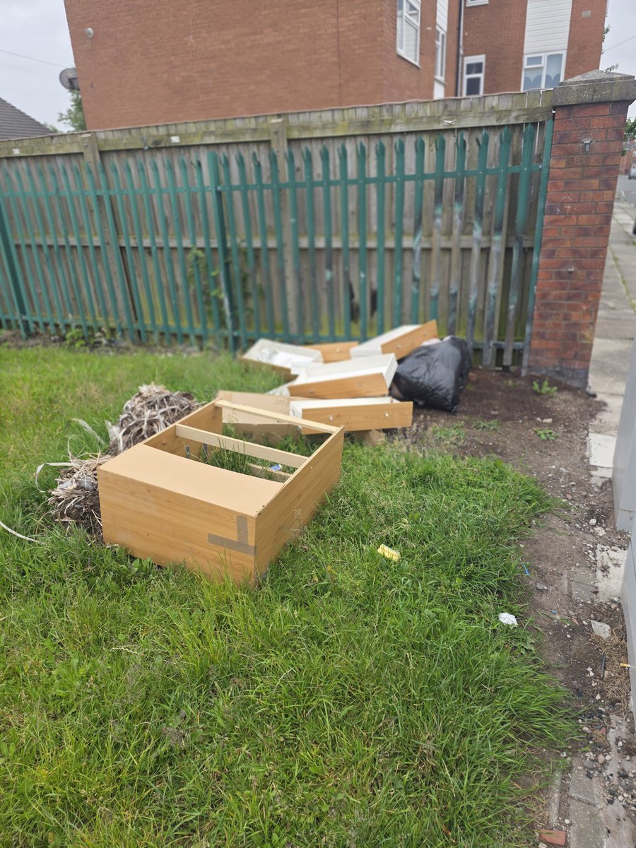 Brian001982's tweet photo. @Everton2Gether @TAXIALLIANCELPO @EllieByrnecllr @lpoolcouncil More added last night. A camera is needed on this field. There'd be security guards on it if it was Allerton. https://t.co/fVUdCRHVh9