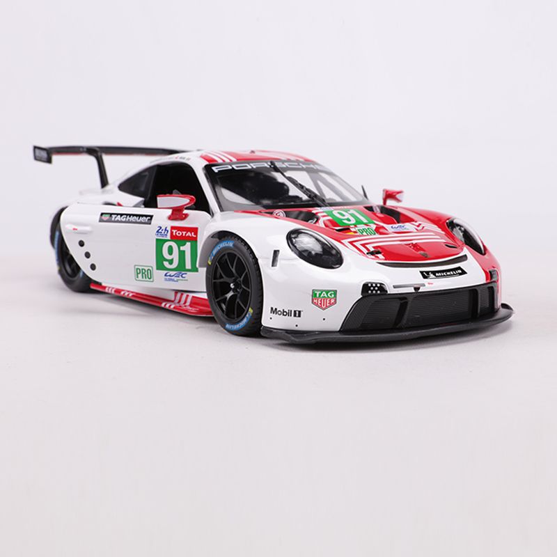 ModelCarKings's tweet photo. Porsche moved the 911 RSR engine to the middle after 50 years of rear-engine purism. People called it heresy. Then it went and dominated Le Mans. Breaking your own rules is how you win.
#Porsche #Diecast #ScaleModels https://t.co/S6kBrSvTXp