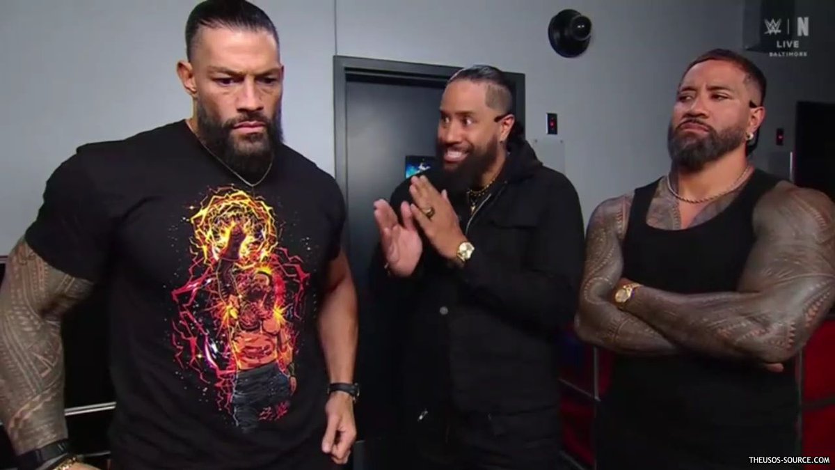 theusotwinzcom's tweet photo. Monday Night Raw Captures: https://t.co/o3PuVhonnA #WWERaw #TheUsos https://t.co/EDc4xtl63O