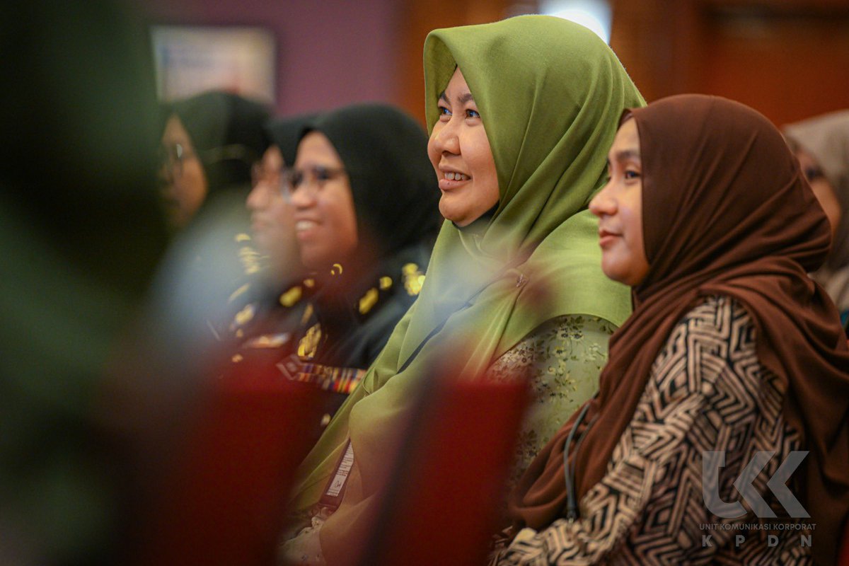 KPDN_HQ's tweet photo. KPDN SEMARAK BUDAYA KERJA BERTERASKAN NILAI ISLAM DAN KEBERKATAN

PUTRAJAYA, 16 JUN 2026– Sekitar Program Penghayatan Nilai-nilai Islam Siri 3/2026 anjuran Bahagian Pengurusan Sumber Manusia di Dewan Serbaguna, Aras G, pagi tadi. https://t.co/kDsHvhhl1L