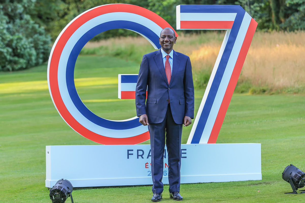 KipezerMedia's tweet photo. H.E President @WilliamsRuto  and First Lady @MamaRachelRuto  arrive in Evian, France , ahead of the G7 Summit at the personal invitation of President Emmanuel Macron. https://t.co/K6AdANquo2