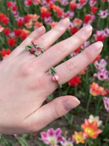 lucilestudio's tweet photo. Comme beaucoup de créateurs, mon plus grand défi n'est pas de créer, c'est de me faire connaître.
Je sculpte moi-même chacun de mes bijoux en pâte polymère, entièrement à la main.

Alors si mon univers vous plaît, un simple partage peut faire une énorme différence. ✨ https://t.co/ILbzqJMRD9