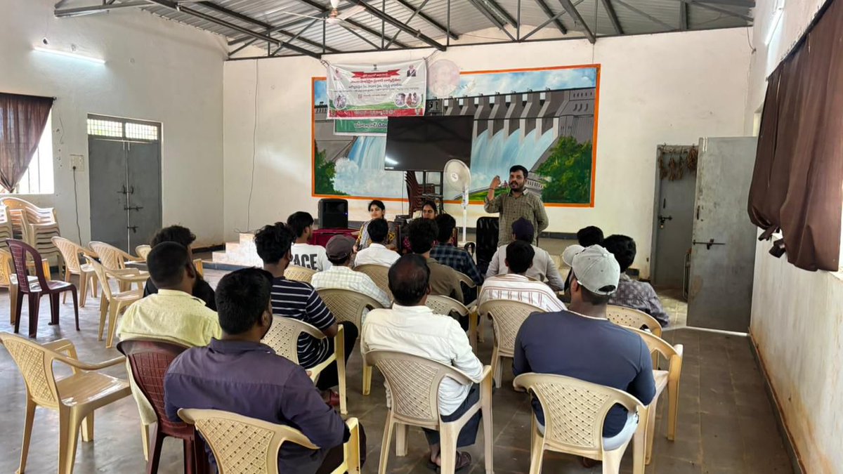 ddskvk's tweet photo. DDS-KVK, Medak-1, Zaheerabad

Event: Kheti Bachao Abhiyan – Farmer Awareness Campaign, Dt: 15.06.2026
Venue: Rythu Vedika, Huggelli Village, Zhb Mdl
Details: Conducted Kheti Bachao Abhiyan awareness programme focusing on soil health, climate-resilient agricltre, and sustainable https://t.co/EimHcvDZ3k