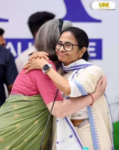 lmrawat's tweet photo. @scribe9104 ये वाली तस्वीर कालजई है, इसने फिर याद दिलाया.
"मजबूरी का नाम गाँधी " 😎😎 https://t.co/4IPZxpB9zW