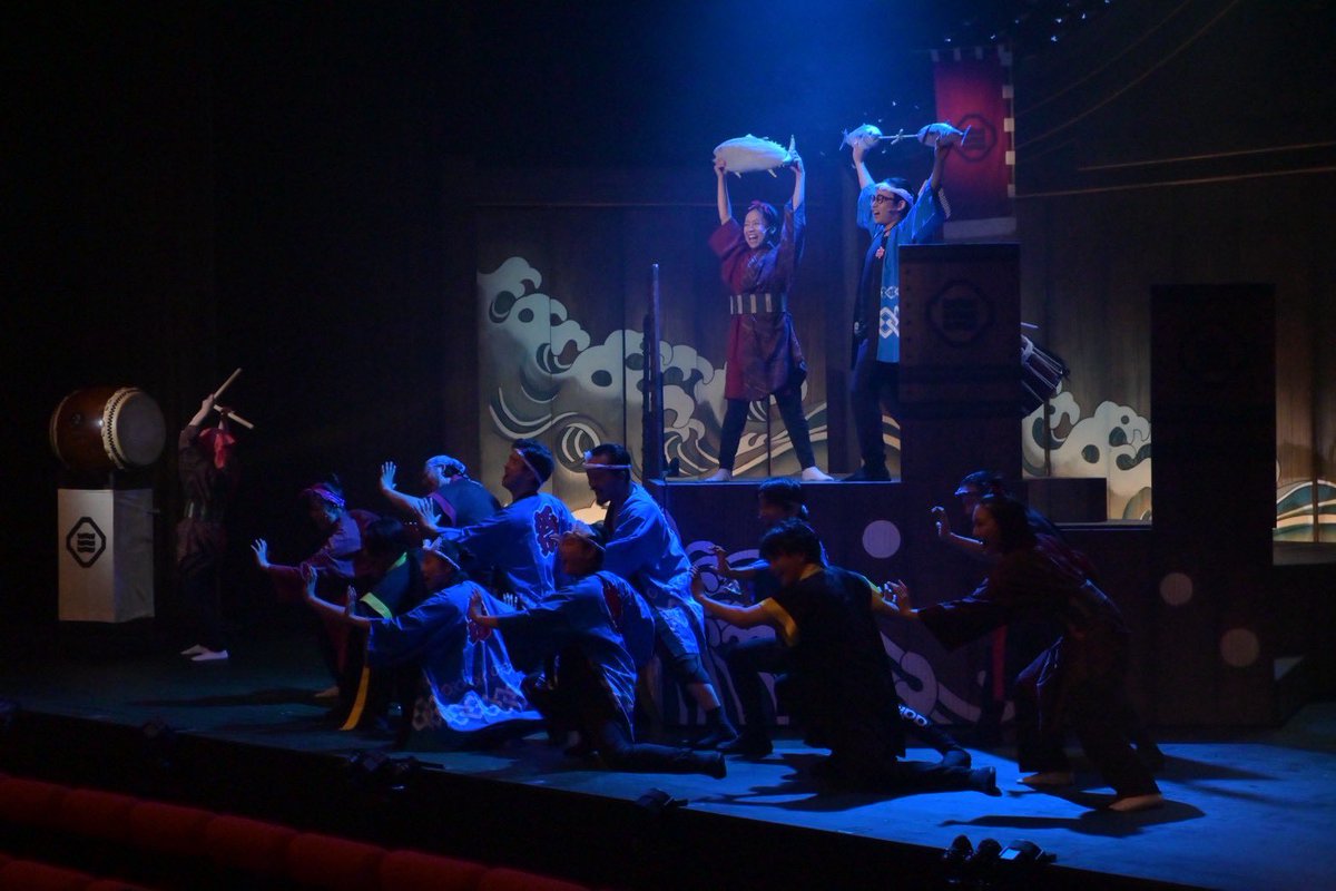 hanaeyoshioka's tweet photo. #新鶴姫伝説
昨日は朝公演の後、特別アフターステージがありました！

昨年までわらび座さんに所属されていた龍神役・遠藤浩子さん監修の愛媛音頭とソーラン節🌊楽しかった〜！！

気がつけば、私の出演も残り30回を切りました。8月16日まで出演しておりますので、ぜひ遊びに来てください🍊 https://t.co/tivq4CaECT