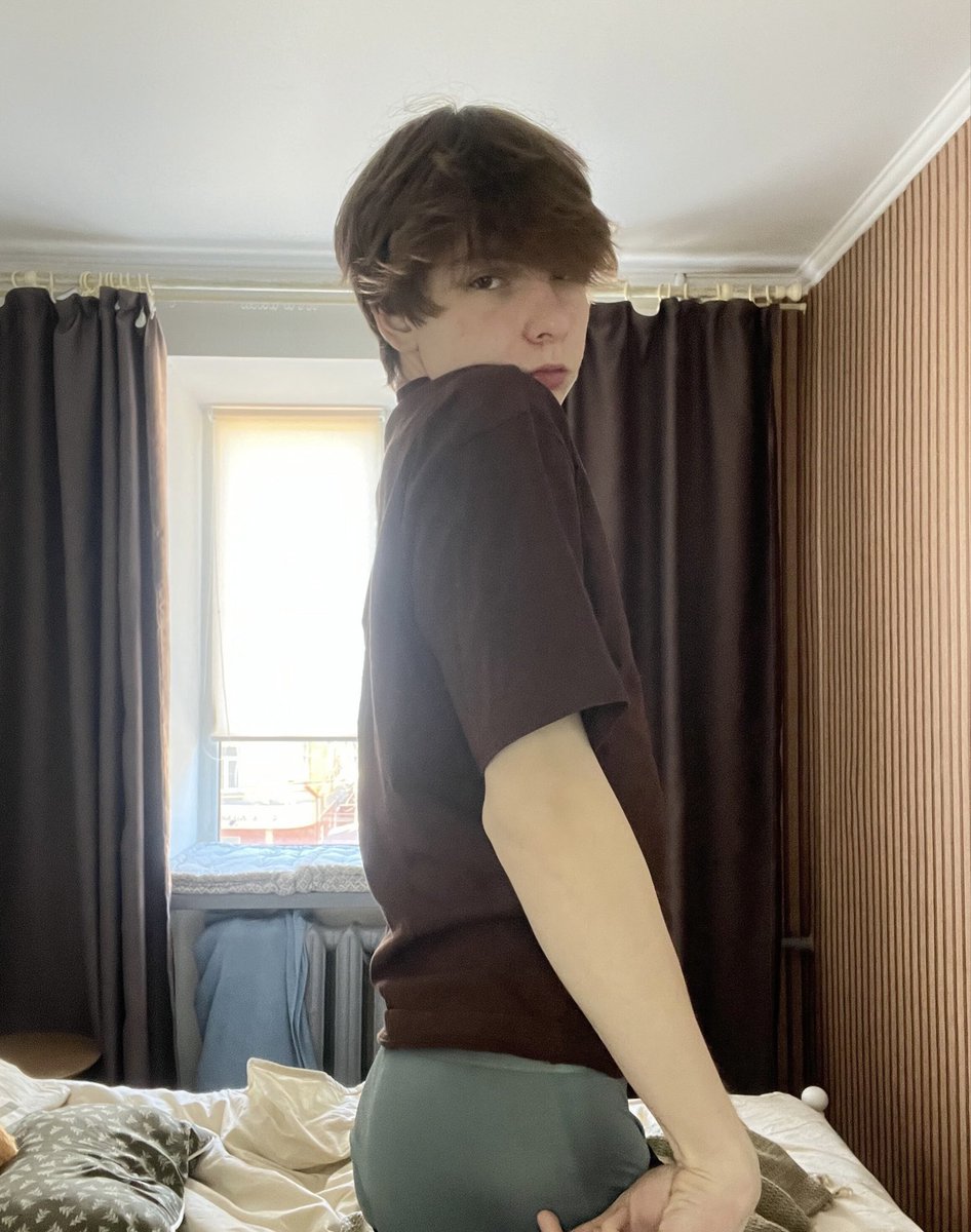 find_florian's tweet photo. wenn ein cuter boy dir eine dm schickt, wΓΌrdest du antworten? π³οΈβππ
ja β β
nein β β
vielleicht β β
#gaytwitter #deutscheboys #gaysperm #gay #berlingay #cuteboy #softboy #regenbogen https://t.co/IA0QMXWrvK