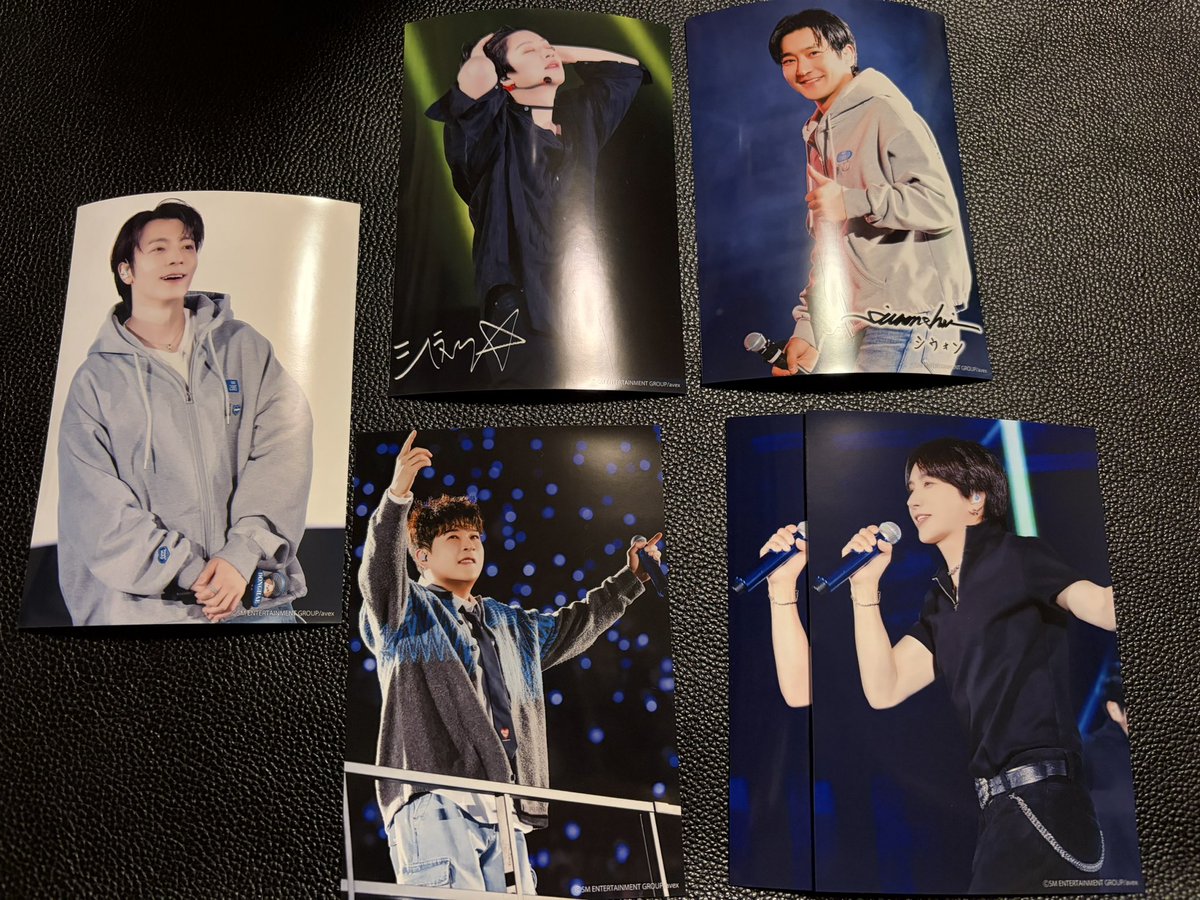fly_cloud_sun's tweet photo. 【交換】
SUPER JUNIOR    SUPER SHOW 10
スパショ10ランダムブロマイド
セブンイレブン

譲 : ヒチョル、シウォン（サインあり）
　　イトゥク、シンドン、ドンへ (なし)

求 : イェソン 

サインあり⇄サインあり同士
郵送📮 or 8/20リョウクライブ手渡し
お気軽にお声がけください🙇‍♂️ https://t.co/HFLOjAWtR3