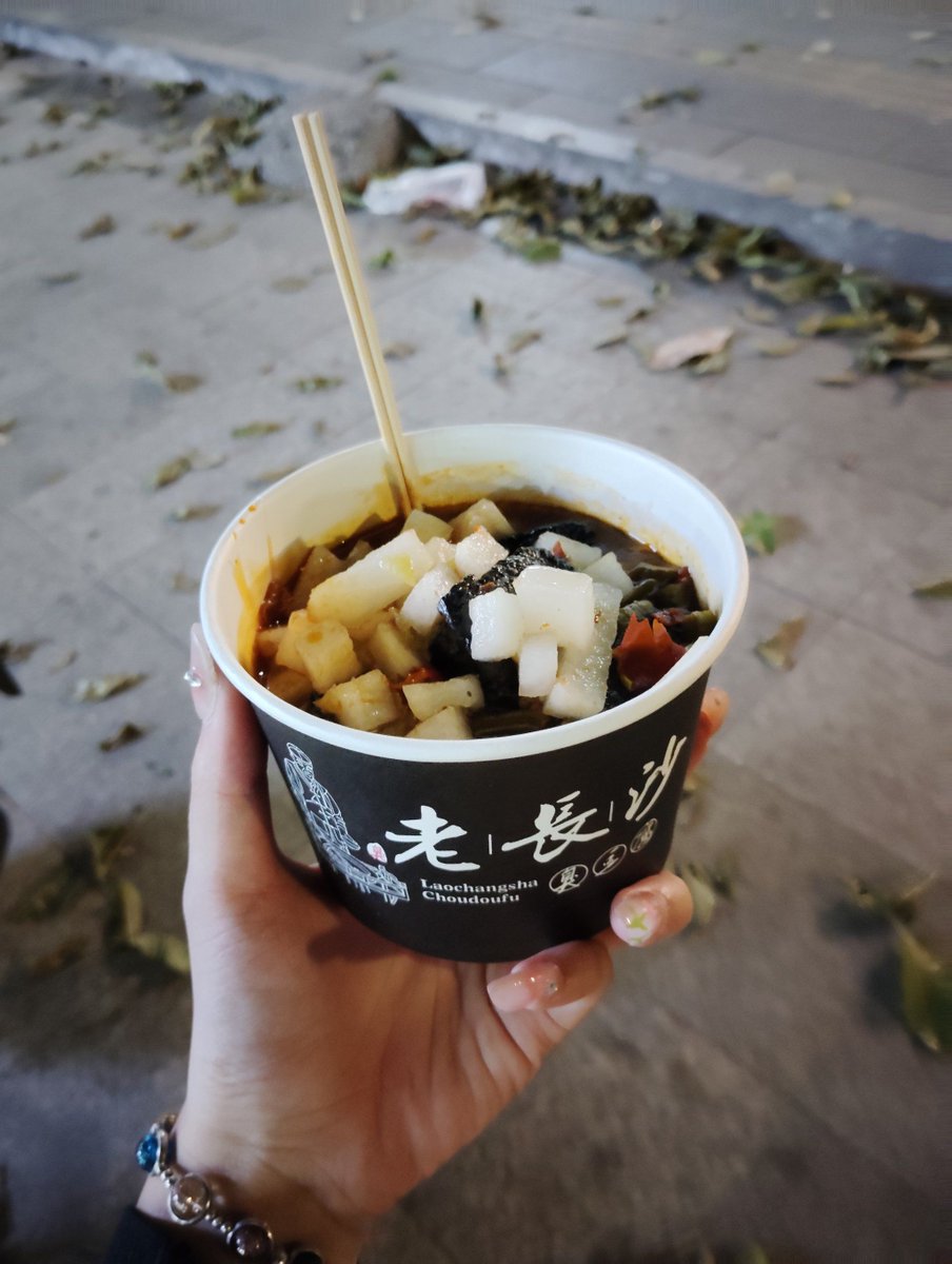 PVetoskin93191's tweet photo. Craving late-night street snacks Today’s pick: crispy hot fried stinky tofu, served with spicy sauce, the ultimate comfort on busy days! ， https://t.co/cXO7rGq09P