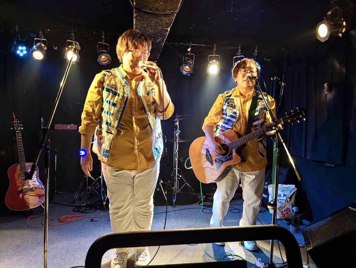 elevatorsZGMK's tweet photo. ■06/17(水)扇町para-dice

ホンジョウ
ごま
カリウタ
KAREN
そうごじた
エレベーターズ

開場 18:30/開演 19:00
前売当日 ￥1500(ドリンク代別)

明日は101回目のパラダイスライブです！
余計なものなどないよね、の精神で余計なことばかり話したりしようと思います！

よろしくどうぞー❤️💚 https://t.co/1gH18nzTpp