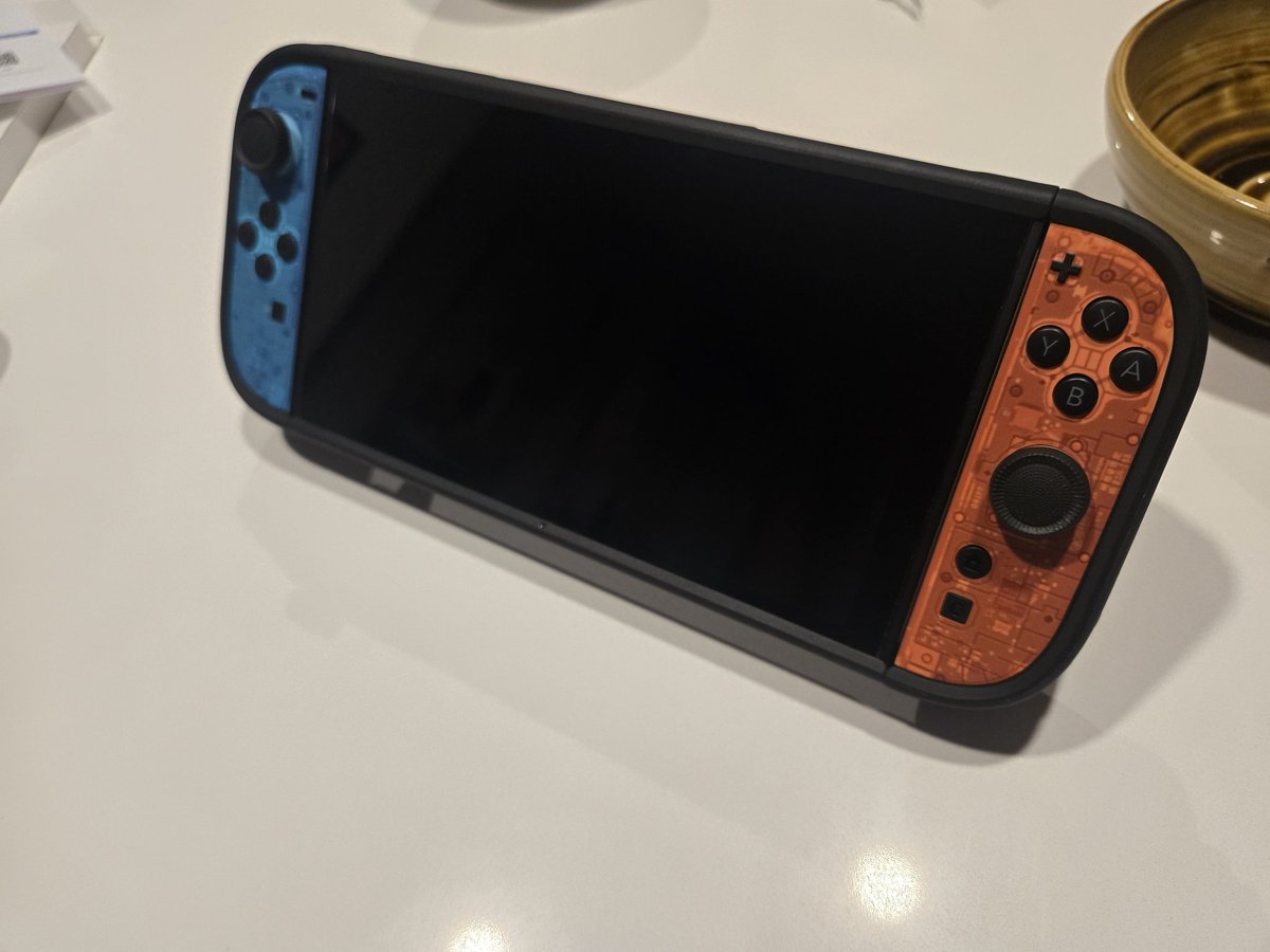 bushidography's tweet photo. @dbrand let's go https://t.co/7L7SPpyh05