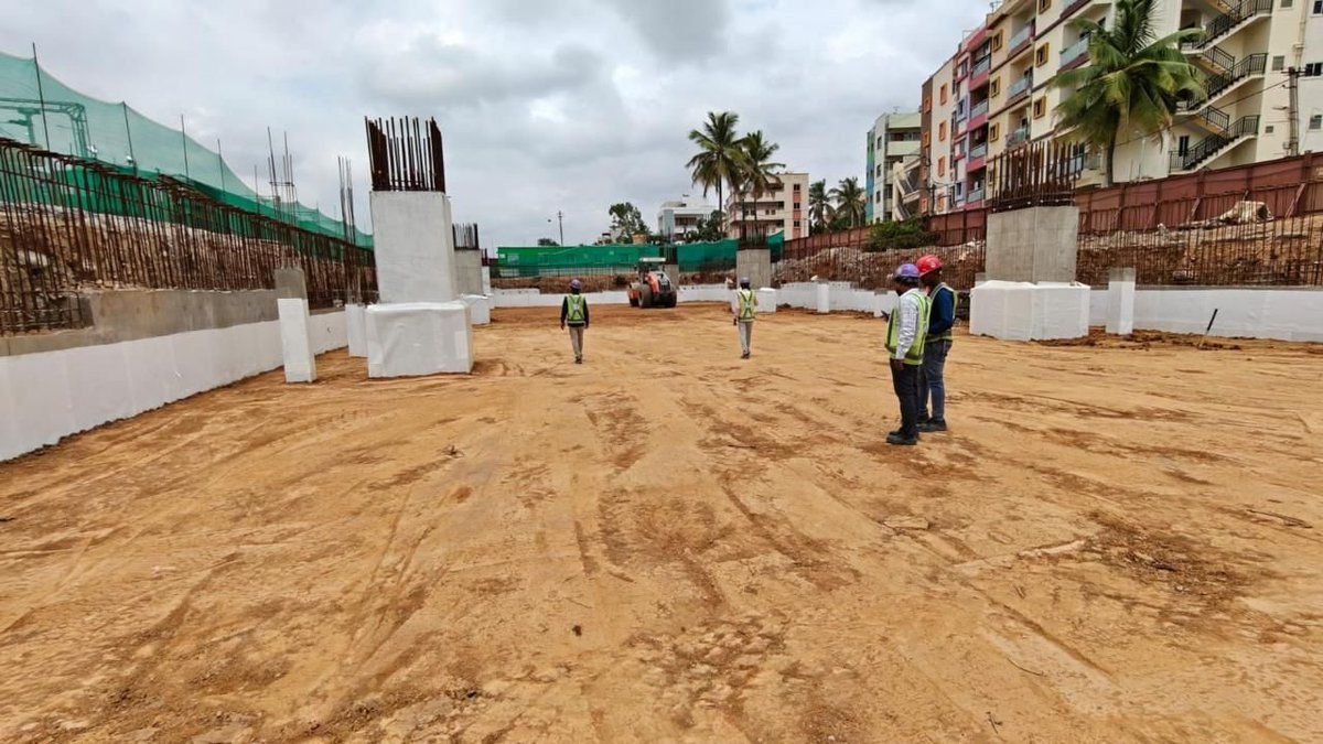 KridePrm's tweet photo. 🚧 BSTP Updates | Corridor–4 | Kanaka Line | Package C4A

Package C4A consists of 9 stations, including 8 at-grade stations and 1 elevated station.

Construction at Bellandur Station, one of the at-grade stations on the Kanaka Line, is progressing steadily:

🔹 Foundation and columns works  completed
🔹 Soil backfilling work in progress
🔹 RE wall construction: 360 Rmt completed out of 460 Rmt

📸 Swipe through to view the latest construction progress at Bellandur Station as the project continues to advance toward completion.

Enhancing connectivity. Delivering progress. 🚆🏗️

Follow our official pages for regular Project updates
 X       :          https://t.co/CW64zJWeeC    
LinkedIn:    https://t.co/wow8cpRXfy   
Instagram:   https://t.co/Z8ztEHcdBF    
Facebook:   https://t.co/9FZ5De9XW5   
Whats App Channel:  https://t.co/9SyKmH86DG 
YouTube: https://t.co/x9h3E5TgiM