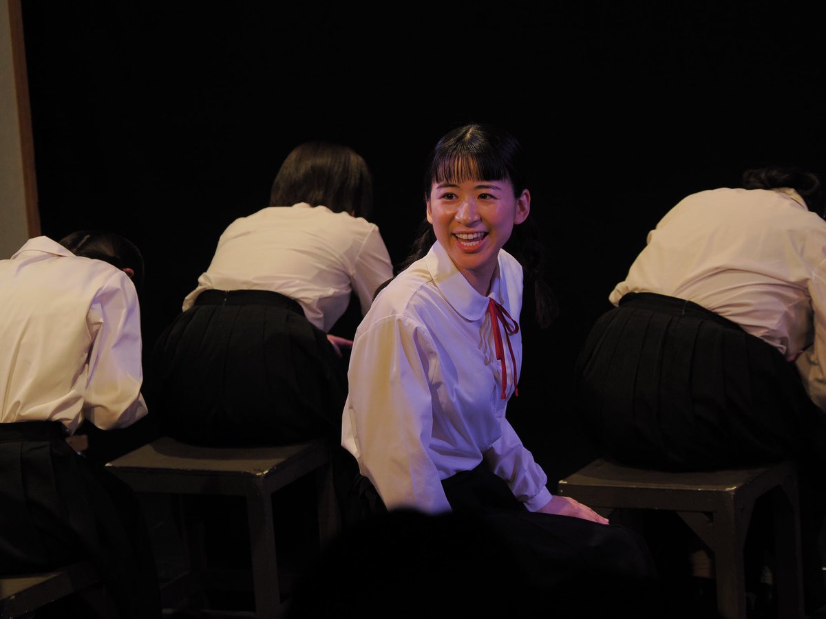 girl_tokyo_14's tweet photo. 観劇にあたり、原作を読みました。思考によるとりとめのない膨大な情報量に一気に色がつき、解像度が上がりました。(中略)自分も思春期をこじらせていた節があるので、頷きと共感生羞恥の間で大変ヘビィな気持ちになりました。(30代女性)
・
・
沢山のご感想ありがとうございました！
(撮影｜志岐祐一) https://t.co/UrCyFtf7lg