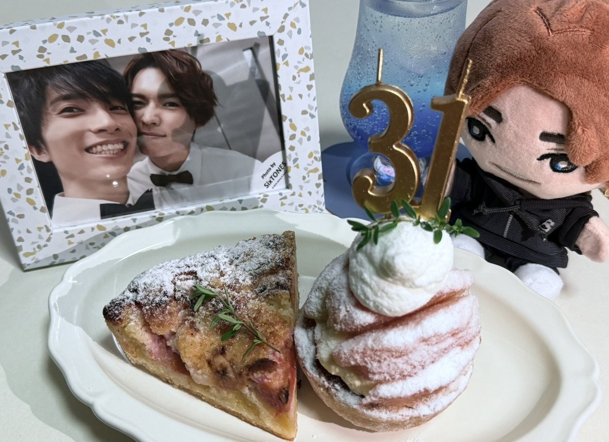 ____tkhs43___'s tweet photo. 樹くん北斗さんお誕生日会🥂🌟（𝔀𝓲𝓽𝓱 ライト係の旦那⬅️） https://t.co/Xay6egVzWo