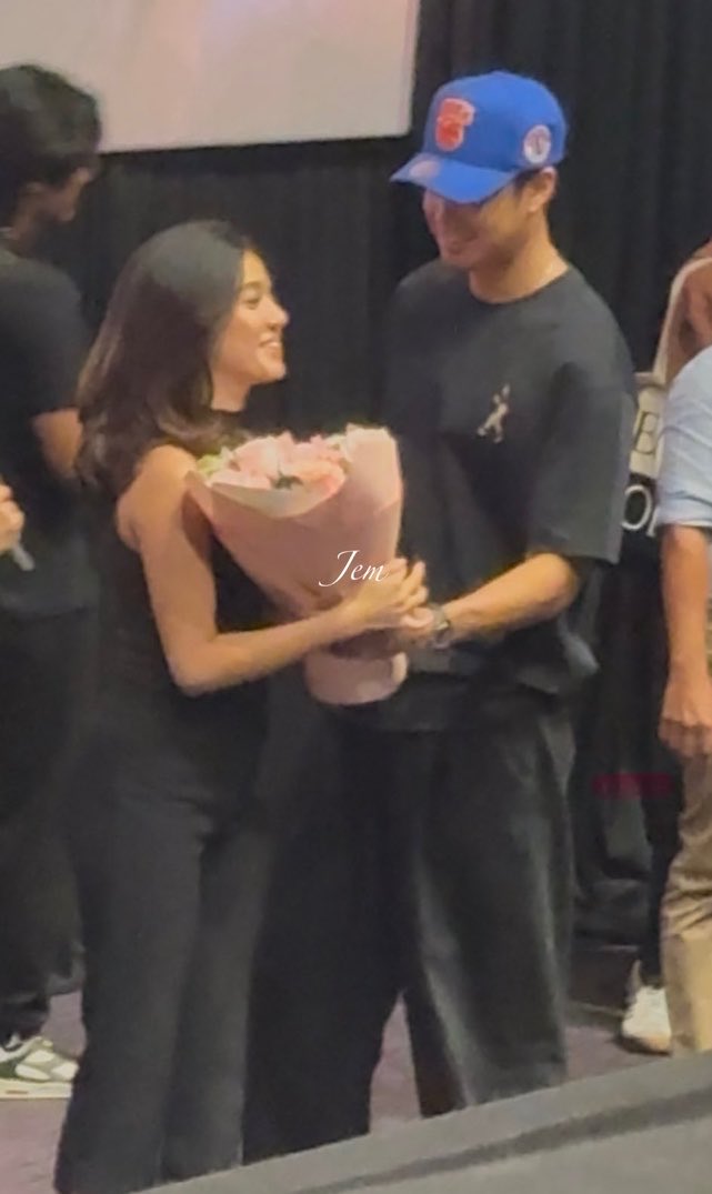 lara_lym's tweet photo. Yung mga ngitian talaga eh
#DonBelle https://t.co/jqowCNhCSJ