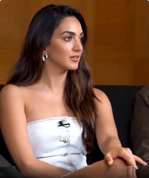 ActorsWorldOnly's tweet photo. #Kiara #KiaraAdvani #Tejran https://t.co/XzTSk2qDiv