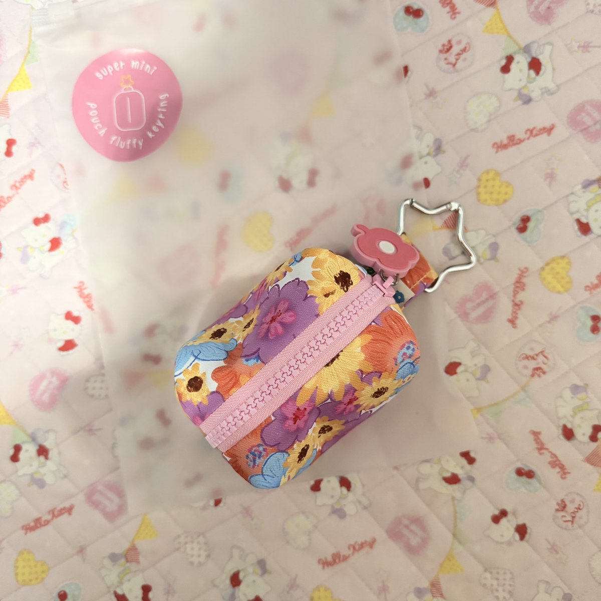 moewkapu's tweet photo. ส่งต่อ 
—กระเป๋าใส่หูฟัง amuse.stuff🌸🌼 ไม่เคยใช้  
—180฿ frees shipping ka *ไม่ส่งพท./ห่างไกล/ท่องเที่ยว 
#ส่งต่อกระเป๋า #ส่งต่อ #ส่งต่อกระเป๋า #กระเป๋า #ส่งต่อเสื้อผ้า #เสื้อผ้า #ส่งต่อกระเป๋ามือ1 #ส่งต่อเครื่องสำอาง #พรีจีน #ตลาดนัดsanrio #กระเป๋าใส่airpods #เคสairpods https://t.co/6iIl6oEtbt