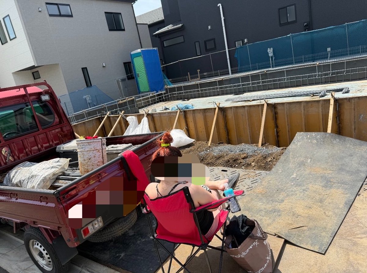 donchaaannoX's tweet photo. 朝からﾀﾞﾁの現場で日光浴して丸亀ランチして夜本職してこの時間まで働いた私偉すぎだし幸すぎだし？！？！？！？！

圧倒的充実感に伴う日焼けのヒリヒリに泣いています！！！ https://t.co/9KFnRTK54J
