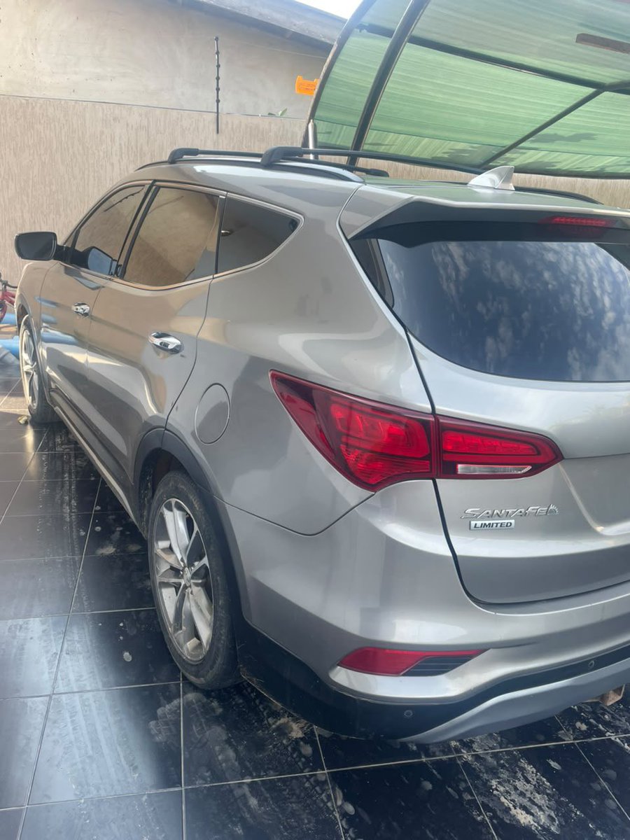 AngelAnon12's tweet photo. Deal of the Day🔥

Buy and Sell Masters🔥🔥

2017 Hyundai Santa Fe Sport,¢139.9k cool chop.

Cleared 21
2.0T
100k+ miles
Automatic 
Keyless
Leather seats
Reverse Camera 
Panoramic sunroof
Chilling AC
Alloy rims
Airbags intact 
BlindSpot Monitor

Just buy and Drive

AccraMall 
 commission applies 
Sek
+233504677084
https://t.co/1Nw7P5YMVG