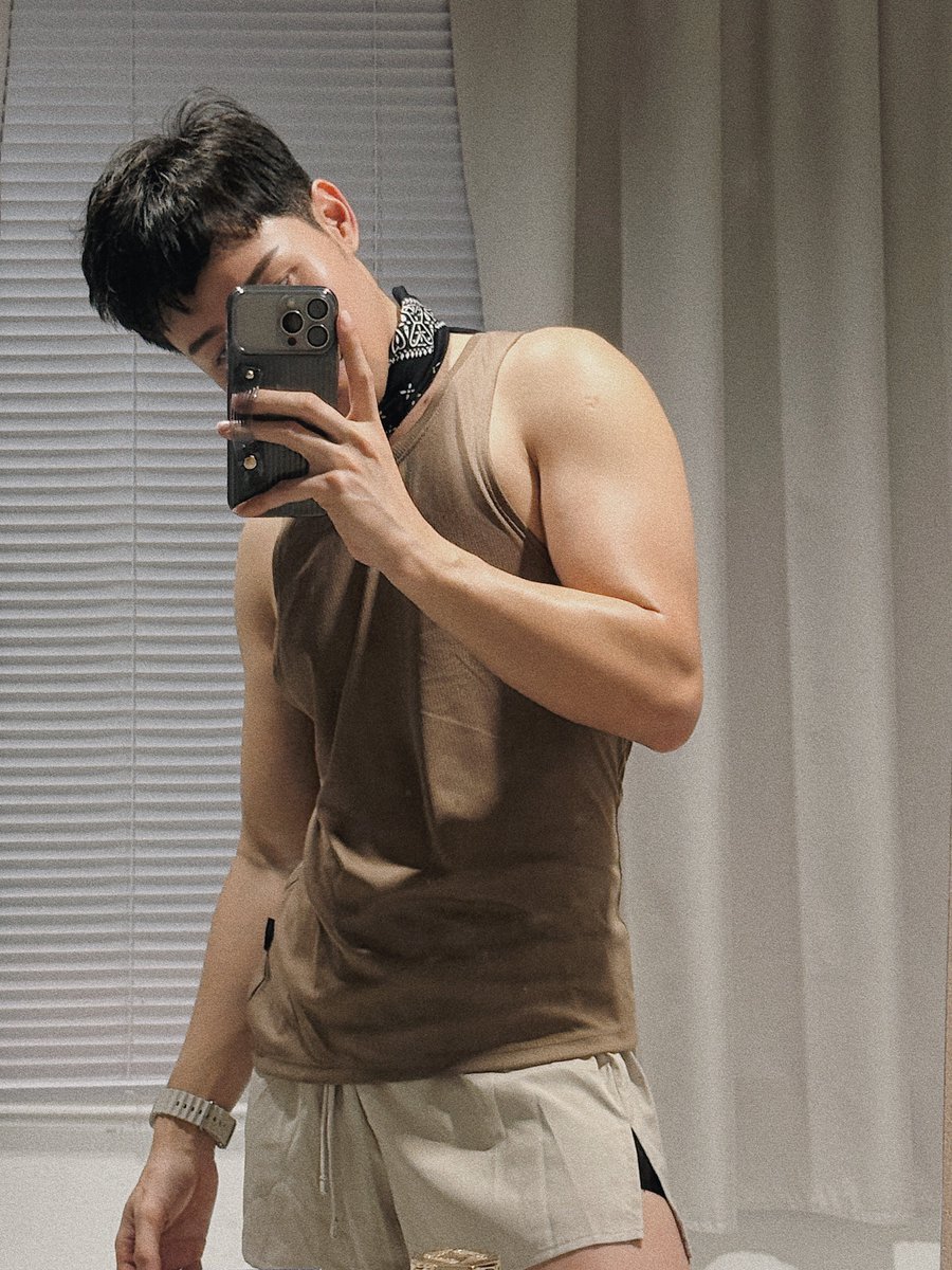 iwuxom's tweet photo. น้ำตาลมาแล้วค้าบ , 🤎🤍 https://t.co/aqRywXZATt