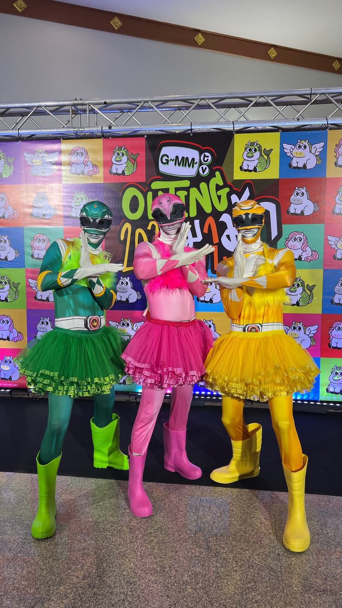 angilkm's tweet photo. O trio realmente é inovador

2024: harry potter
2025: sailor moon
2026: power rangers 

#GMMTVOuting2026 #phuwintang https://t.co/0wvRhPrCs0