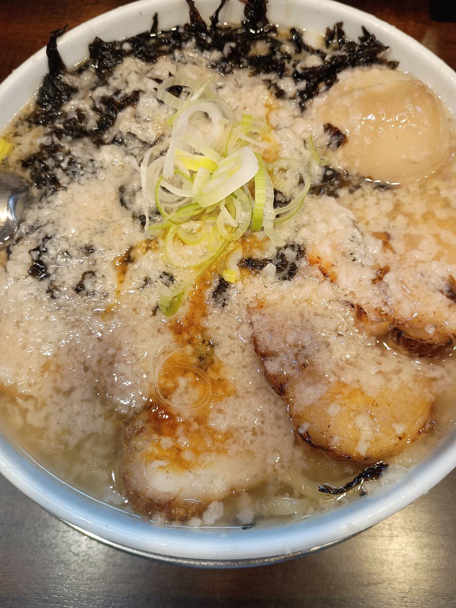 JMSAN16's tweet photo. ラーメン潤、特製中華そば、大油😎✨
こってりガッツリ😎✨ https://t.co/mgyyk4uCOw