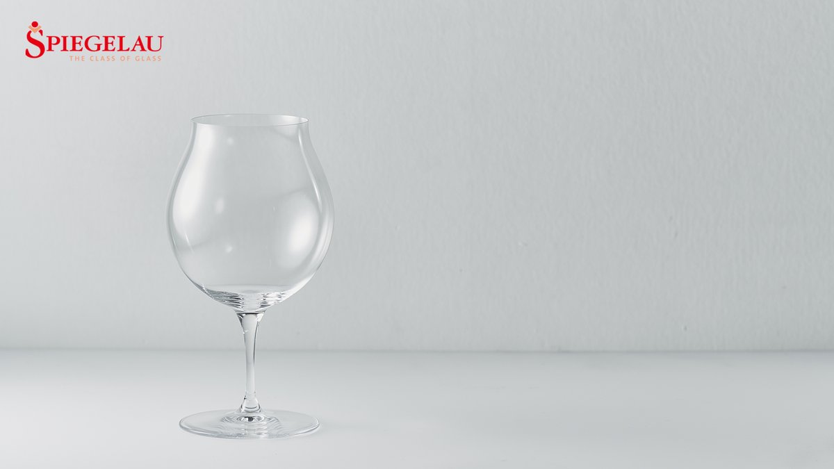 RiedelJapan's tweet photo. 【告知/新製品】シュピゲラウ『PINO(ピノ)(1個入 先行販売簡易パッケージ)』が登場

多くのお問い合わせ・ご反響をいただいております「ドメーヌ・タカヒコ」の曽我貴彦氏の協力のもと開発されたグラス『PINO（ピノ）』がいよいよ登場します。
6月17日（水）より、リーデル青山本店にて発売いたします。

また、リーデル公式オンラインショップでは、同日12:00より会員限定で販売を開始いたします。

今回は、少しでも早く皆さまへお届けできるよう、先行販売用の簡易パッケージにてご用意いたしました。

初回販売分は数量限定のため、より多くのお客様にお届けできるよう【お一人様1点まで】とさせていただきます。

──────────────
PINO（ピノ）
1個入 先行販売簡易パッケージ
品番：1760336-KS
価格：3,850円（税込）
──────────────
▼詳細はこちら
https://t.co/VgxnDCQEZm