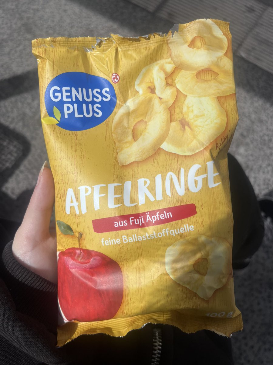 _Angelmaxxing_'s tweet photo. Ich liebe diese Apfelringe, die schmecken so gut https://t.co/Mjk8qHNZq5
