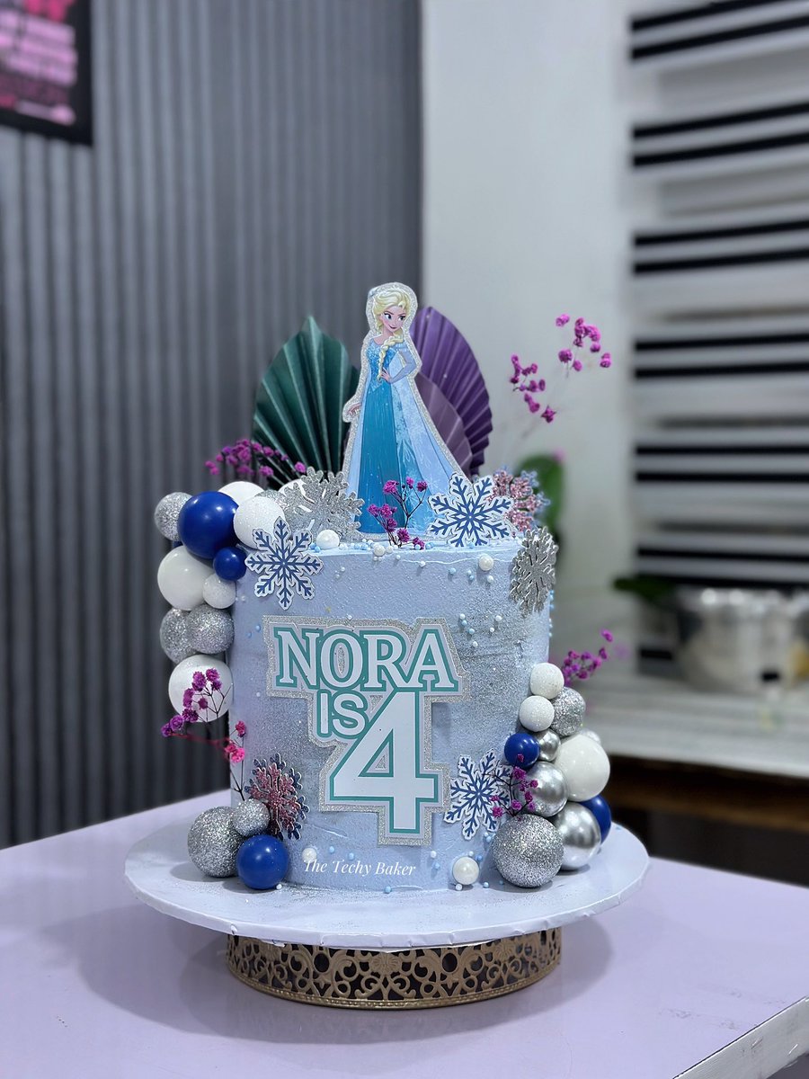 Leemahpearl_'s tweet photo. I don’t know the name of the character but this one is for Nora 😍

7 inches 3 layers 

65k ( toppers included) 

Need a baker in ilorin call me 

📍ILORIN https://t.co/xLlUxDXMhj