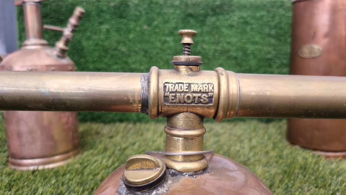 MuseumGardening's tweet photo. Object of the Week 23: Enots Hand Sprayer
A sprayer for distributing water of liquid insecticides. Patent applied for in 1899.
#gardening #museum #ObjectoftheWeek #hassocks @TatesGCs #sussex #onlyaweeklate https://t.co/gBg7Jm9Unt