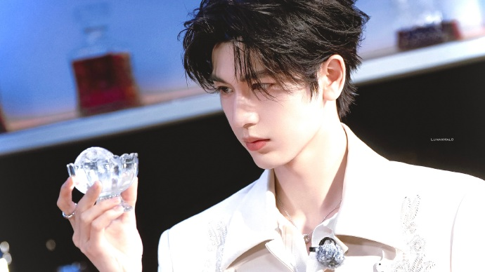 TruongLamN57476's tweet photo. #張凌赫 #ZhangLinghe #逐玉 #帥哥 #ChasingJade
張凌赫 https://t.co/gMFLf25STA