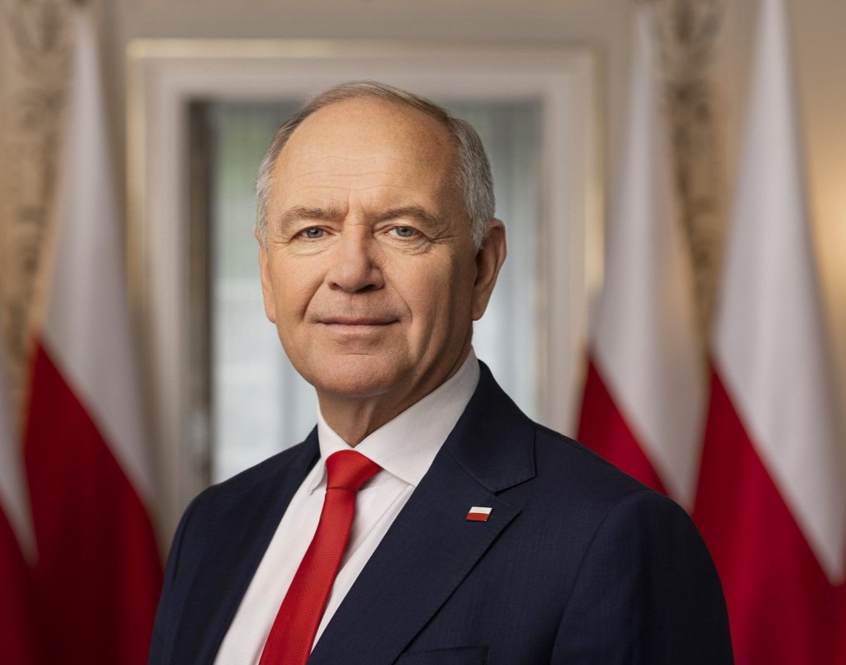 JSmigowski's tweet photo. Rok 2045 
Karol Nawrocki ogłosił, że jest bliski podjęcia decyzji o odebraniu Orderu Orła Białego Wolydymirowi Zelenskiemu. https://t.co/9OaFZjdSz5