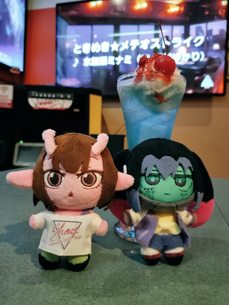 dodemoF's tweet photo. みるさぶ劇場版、4DXで見てきた〜！楽しかったし追加シーンやばかった
時間が空いたのでラウンドワンも行ってきたよ🎤 https://t.co/8C5qHDZxDN