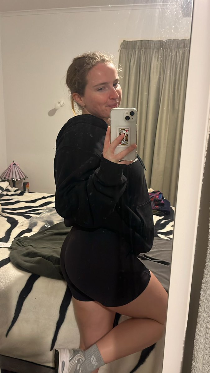 evileden666's tweet photo. guys be honest do i have a bum https://t.co/9mBLGBKO0O