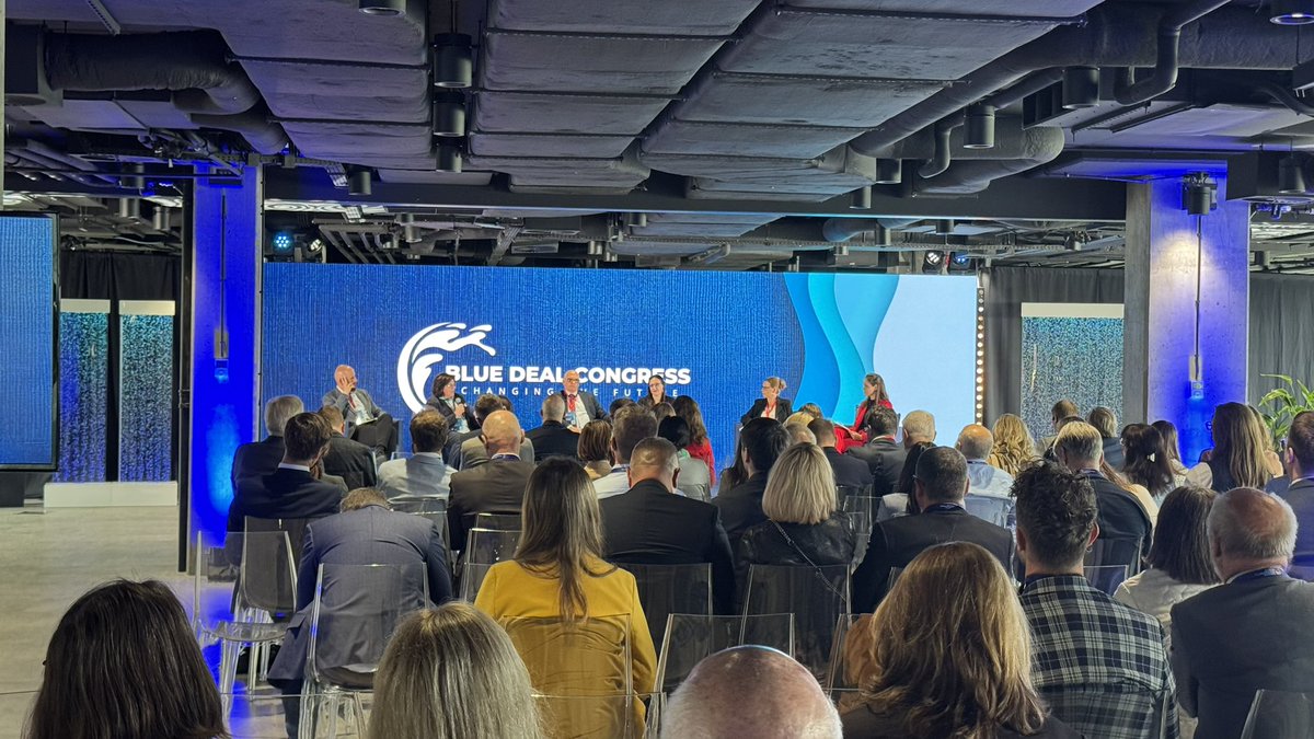 Federacja_PL's tweet photo. 💧 Jak budować odporność wodną polskiej gospodarki? 

O tym podczas panelu #BlueDealCongress „Woda w biznesie” rozmawiają przedstawiciele biznesu i administracji, w tym @MI_GOV_PL i @MKiS_GOV_PL 🤝

Dyskusję prowadzi @OlaHolownia z @DGPrawna👇🏻 https://t.co/LMBEPuL9eR