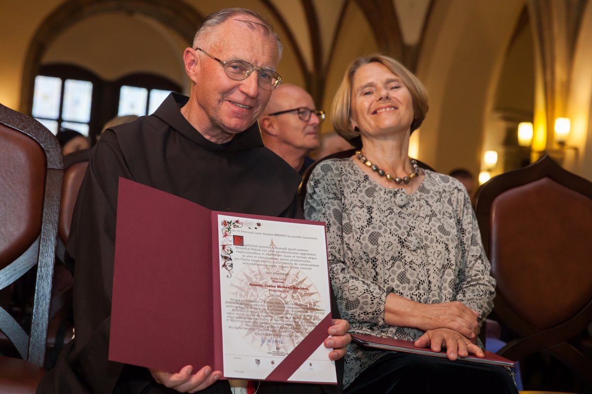 PLinMalta's tweet photo. 👏 Congratulations to the laureates of the 12th Benedict the Pole Award 2026!

🏆 Dr. Symeon Czesław Stachera OFM - Polish Researcher Award
🏆 Prof. Jean-Pierre Majoral - Foreign Researcher Award
⭐ Mandar Shrikrishna Purandare - Special Distinction 

Photo: Marzena Hmielewicz. https://t.co/AvIc9jnIcW
