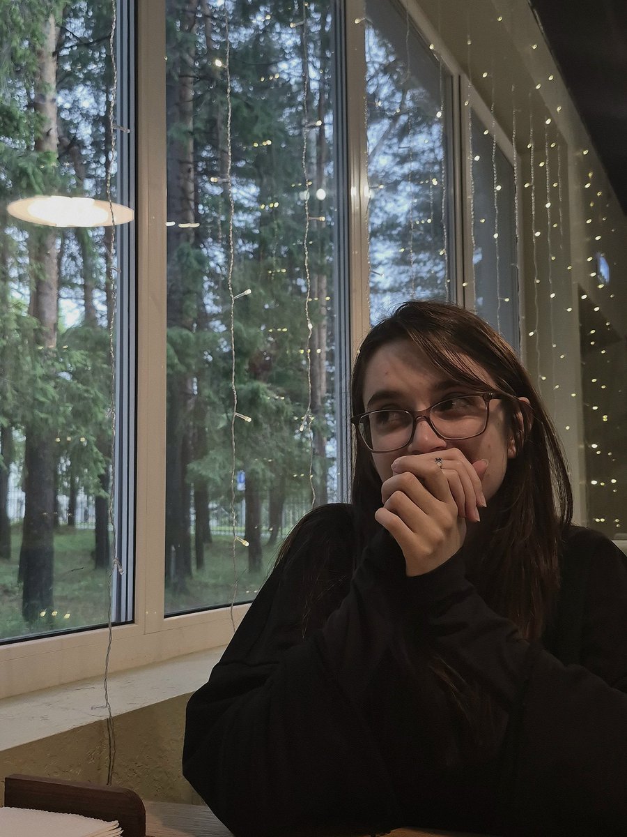 shuvvz's tweet photo. я очень люблю эти фотокарточки🥺🤎💫 https://t.co/DvwkxYyawO