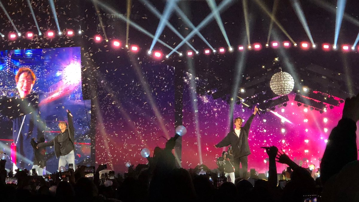 namu_bear's tweet photo. so happy i lived through 2019 bts world https://t.co/XwwA1HNEjb