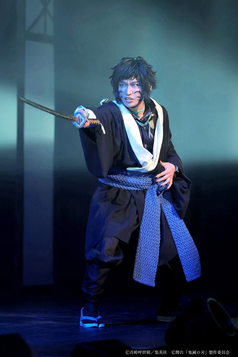 kimetsu_stage's tweet photo. 【Blu-ray＆DVD】
舞台「鬼滅の刃」其ノ陸 柱稽古・無限城 突入 
Blu-ray＆DVD予約受付中📀

会場予約受付中です！
店舗別特典などの詳細は公式サイトをご確認ください！

🔗詳細はこちら
https://t.co/xvPD6ss1Bl

#舞台鬼滅の刃 https://t.co/7YWwwNom5v