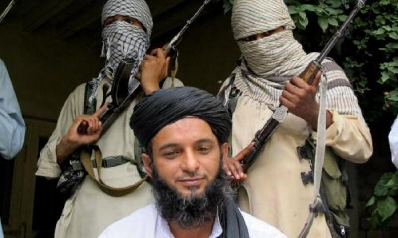 learningdot_'s tweet photo. @Sapphire_Aylin Punjabi are more in relgion than Pashtuns in religion

Punjab is a diverse and populated land; many other communities live there 

Problem with Pashtun is that they prefer their jirga their tribe leader and never want to learn anything new  and explore see educated pashtun famliy https://t.co/ByhtOQuUaN