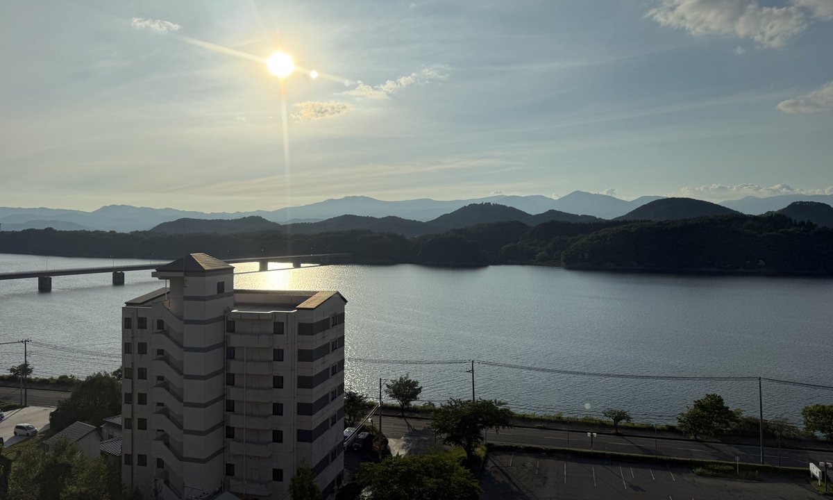 810_land's tweet photo. おじさん3人で温泉旅行景色含めて最高だ https://t.co/JkplaZWBRE