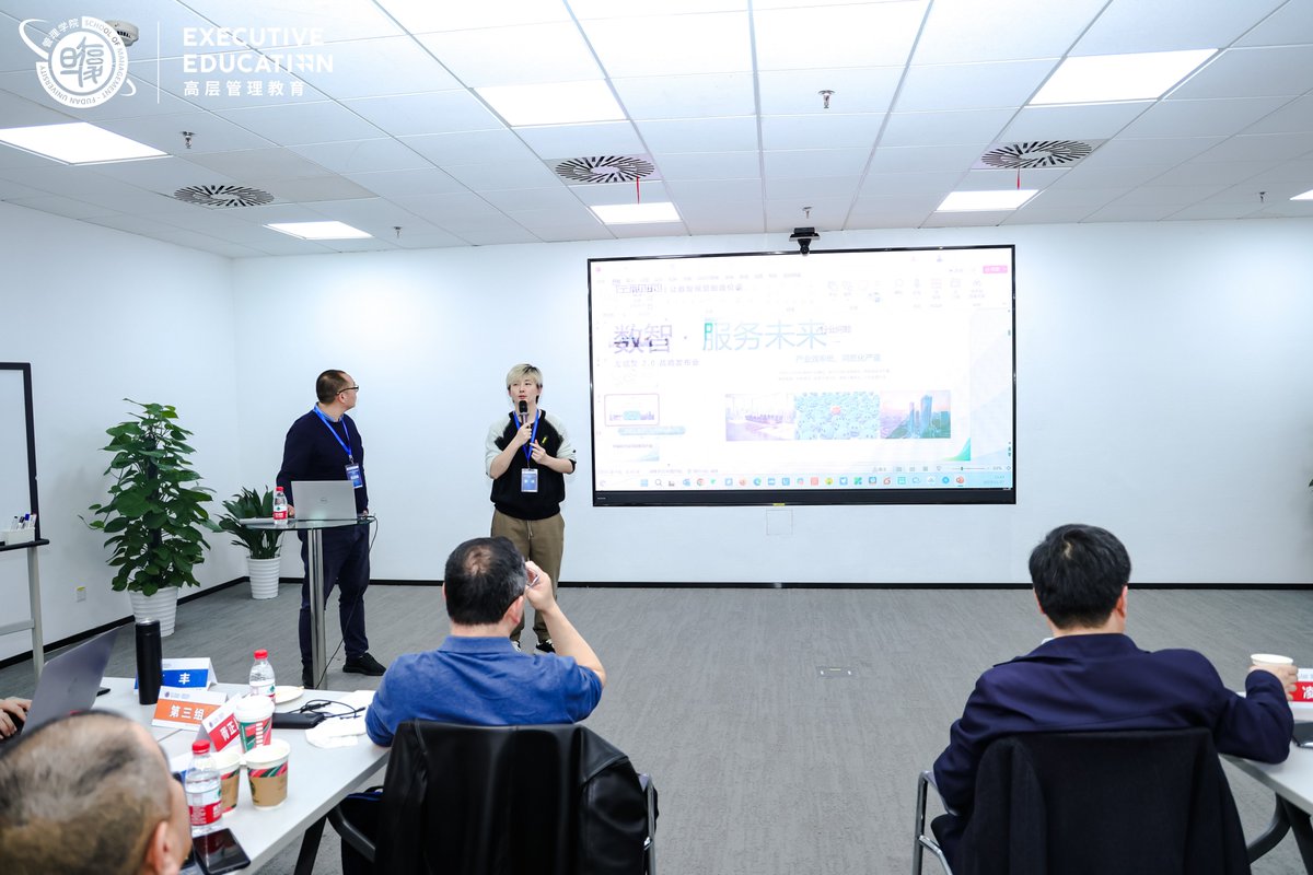 jibril42's tweet photo. Just wrapped a super insightful workshop on digital marketing trends! Learned actionable strategies to boost brand visibility u0026 connect with Gen Z—thank you, speakers u0026 team for organizing! https://t.co/BxrFRQxqaT
