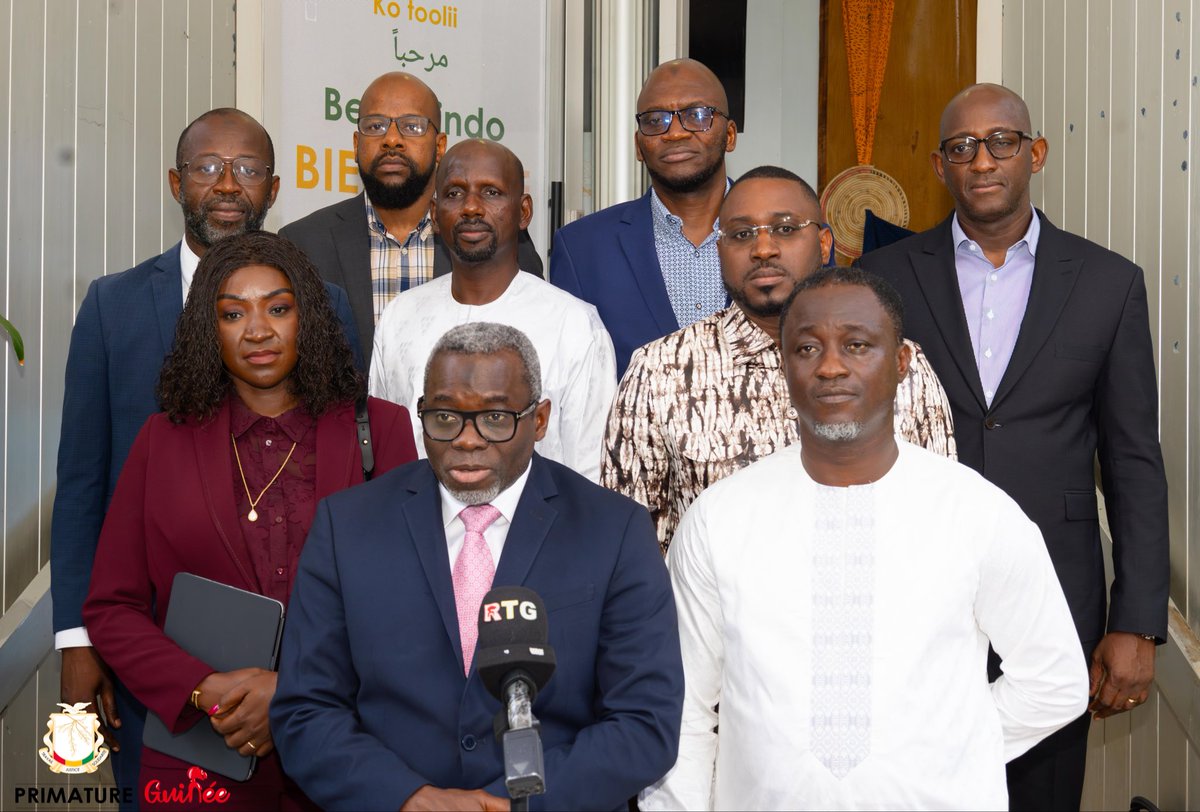PrimatureGN's tweet photo. Conakry, 15 juin 2026 | Le @PMGUINEE17 Amadou Oury Bah a présidé la 8e réunion du Comité de pilotage de TELEMO, la plateforme intégrée des marchés publics. Les échanges ont porté sur l’état d’avancement du projet avant son lancement le 1er juillet. Unique guichet de passation des marchés publics en Guinée, TELEMO vise plus de transparence, d’efficacité et d’accès aux opportunités pour les entreprises.

#PrimatureGN 
#EnsemblePourlaGuinee🇬🇳
@Presidence_gn