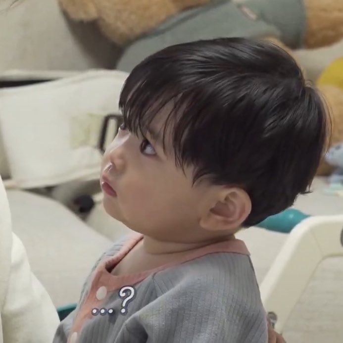 yuyalee2's tweet photo. แม่นั่งดูติ๊กต๊อกแล้วขำคิกคัก สักพักบอกว่าหมีแพนด้าน่ารักเนอะ อยากเลี้ยงหมีแพนด้า กูห้ะ?? https://t.co/jc7y5kultB