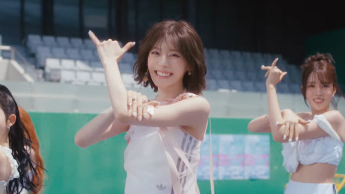 SEEUNSLOOK's tweet photo. drop dead gorgeous

#STAYC #SEEUN #스테이씨 #2LOVE https://t.co/Csor62YWtS