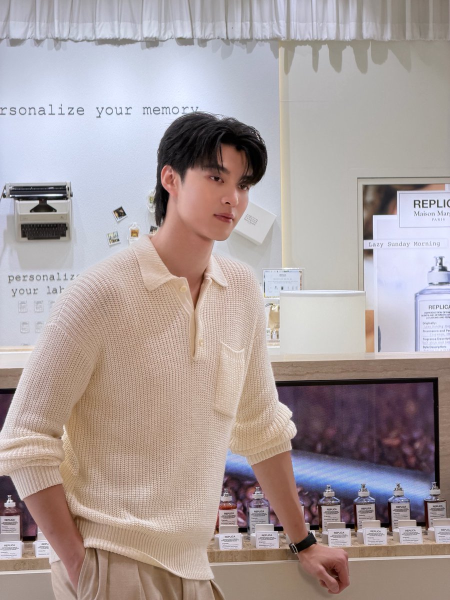 MchoiceTH's tweet photo. Thank you ‘Maison Margiela’ @Margiela for having ‘Meen’ at ‘REPLICA Maison Margiela “Up At Dawn” Launch Event’

Sending love to all the fans and thank you for your support today. ( ˆ͈̑꒳ˆ͈̑ )੭♡

Maison Margiela Fragrances x MEEN
#MaisonMargielaFragrances
#MaisonMargielaFragrancesxMEEN
#Meennicha8
#MchoiceArtist
