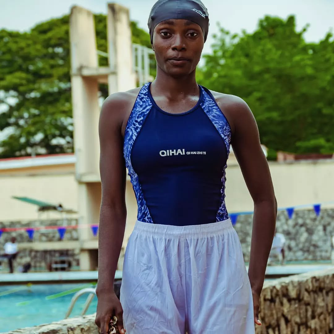realria001's tweet photo. In a world of skinny, I choose strong.✊ https://t.co/1GplHMyjK5