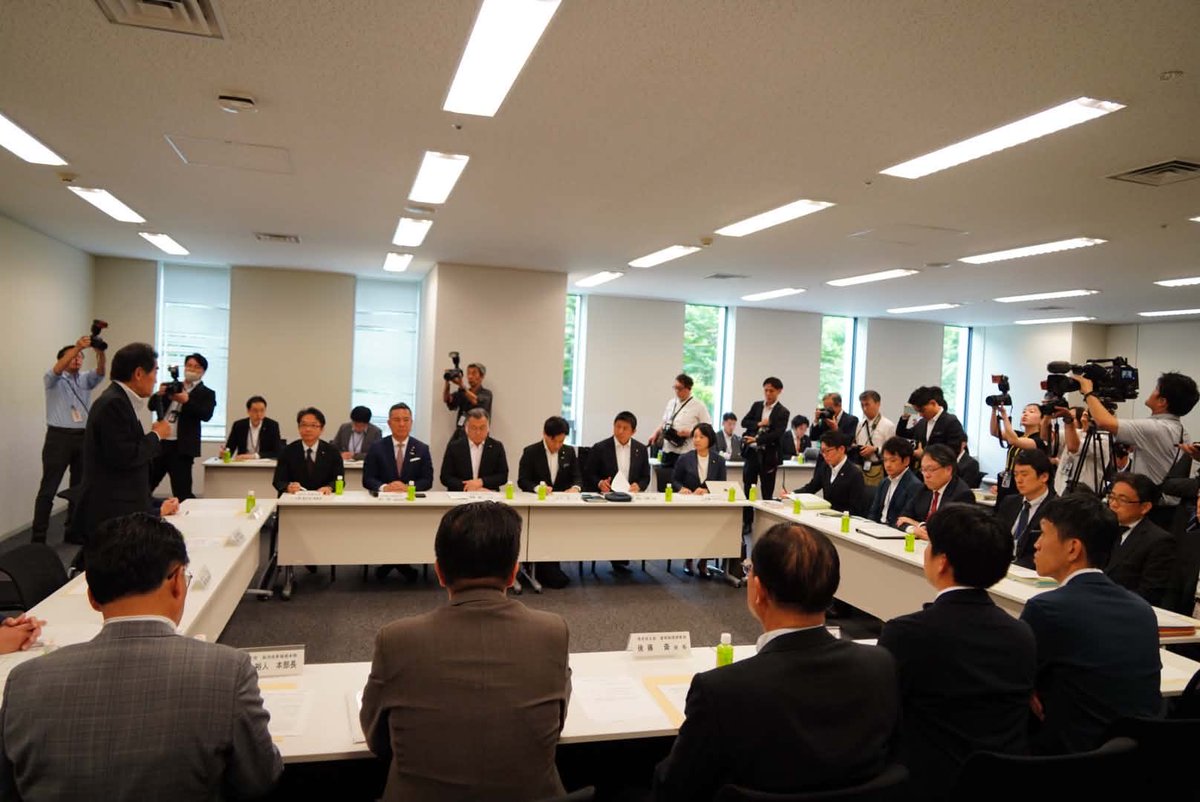 jinkamiya's tweet photo. 今日も選挙運動に関する各党協議会が開かれ参加してきました。

今回である程度の合意をみた部分は
法改正に進むだろうと思います。

私は街頭演説妨害の取り締まりについて強く訴えてきました。 https://t.co/ujBIUv54Rw