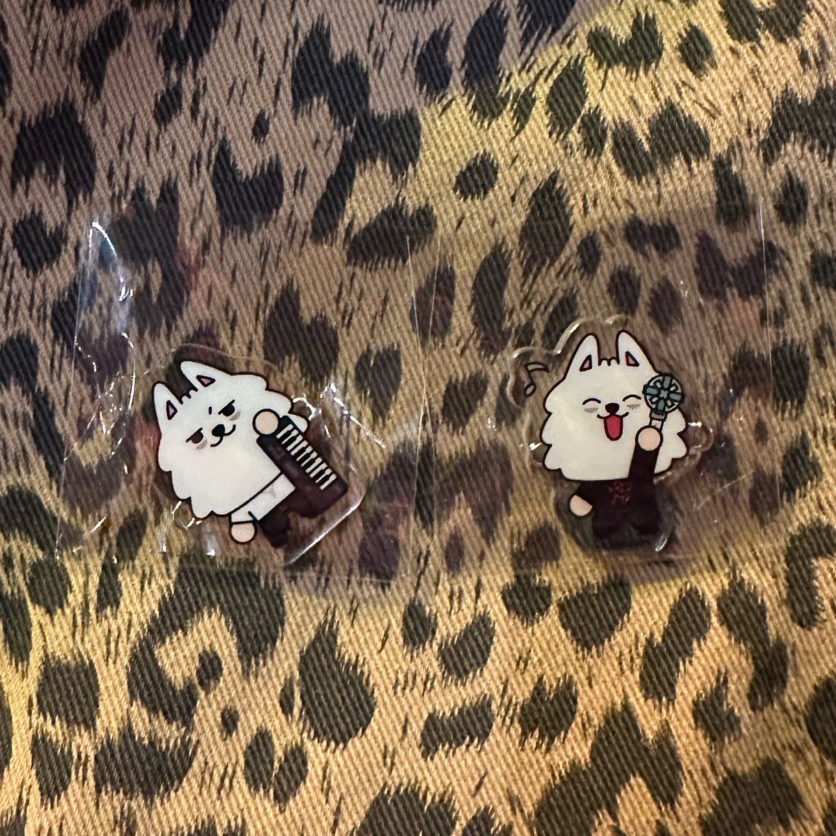 yeooon_99's tweet photo. TXT トゥバ MOACONJAPAN モアコン プルバトゥ バッジ交換

【譲】ヨンモン（1枚目）
【求】同種ファンチュン（2枚目）💖優先
6/16福岡終演後または6/17 モアコンにて手渡し交換可能な方

リプまたはdmにてお気軽にお声がけください🙇🏻‍♀️
 #TXT交換 https://t.co/8KEiB3JatP